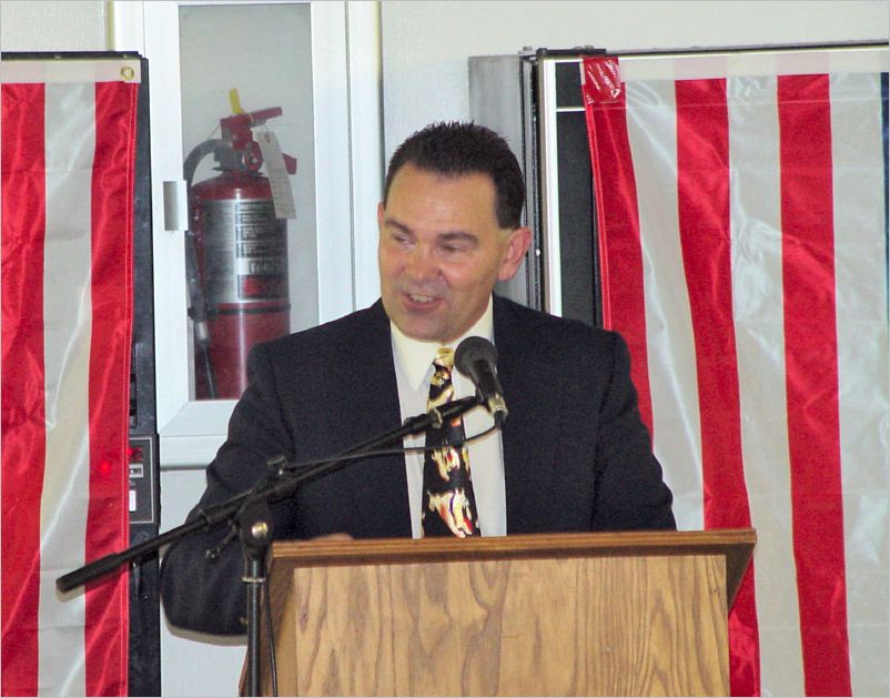 DSC01152Jerry-at-podium